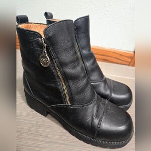 Double H (HH) Black Leather Ankle Boots with Zippers